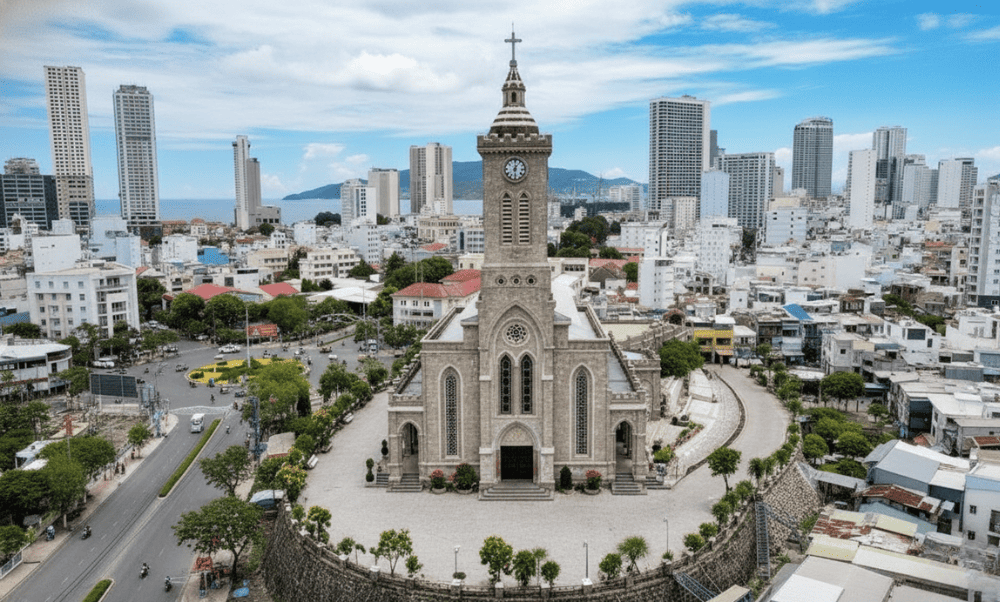 Nha Trang Cathedral is centrally located, making it easily accessible by a variety of transportation options